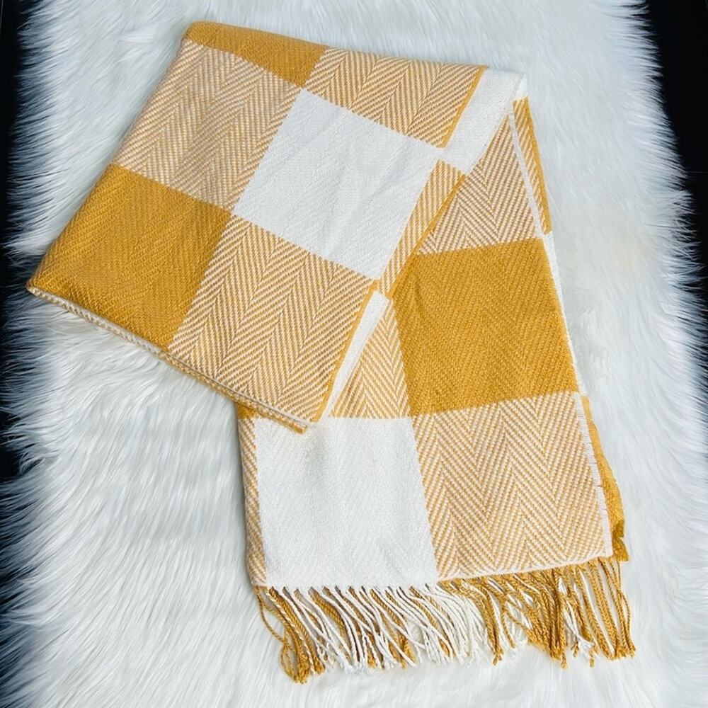 Banana Republic Factory Gold and Cream Blanket Scarf